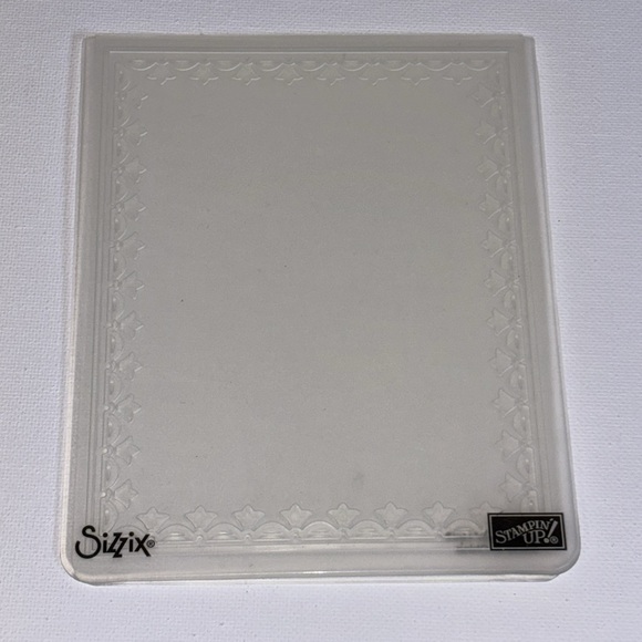 Cuttlebug Embossing Folders Set - Picture 6 of 10